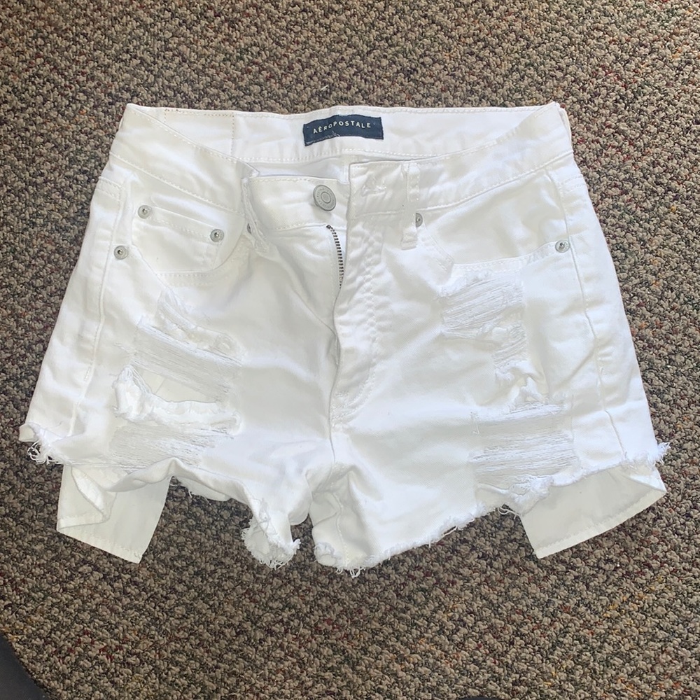 white aeropostale shorts